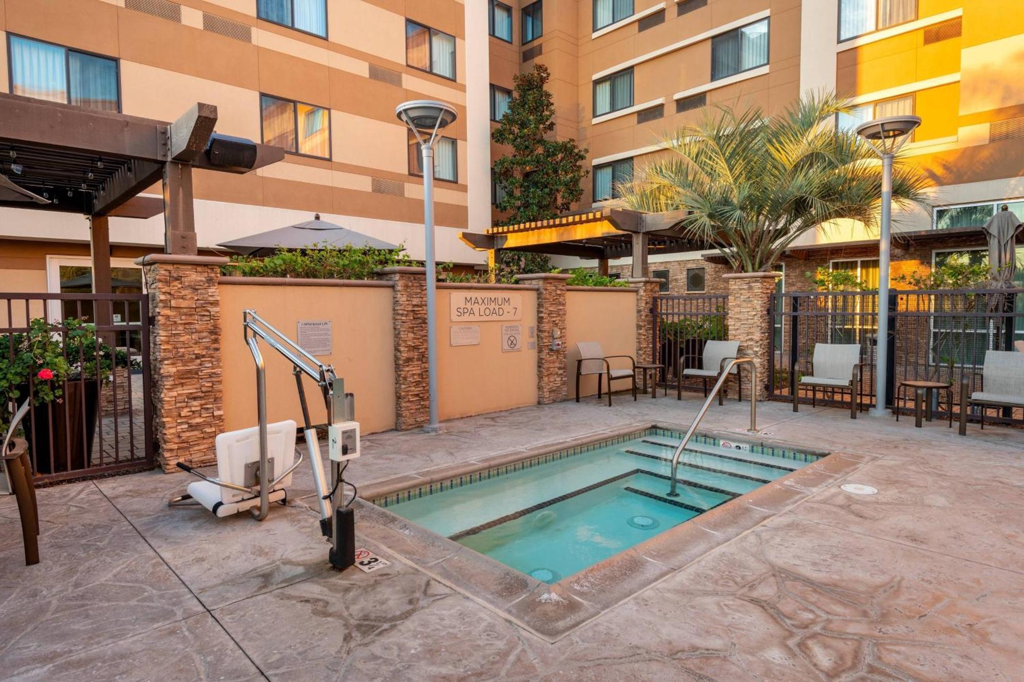 Courtyard By Marriott San Diego Οσιανσάιντ Εξωτερικό φωτογραφία
